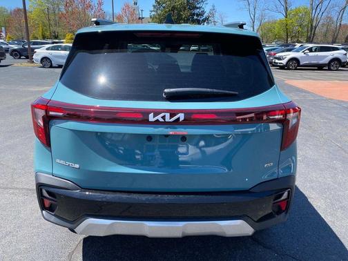 2025 Kia Seltos EX