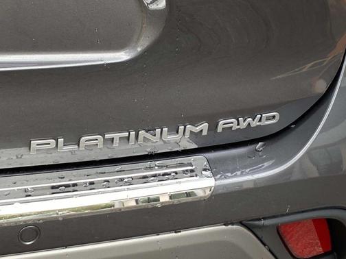 Magnetic Gray Metallic 2024 Toyota Highlander Platinum