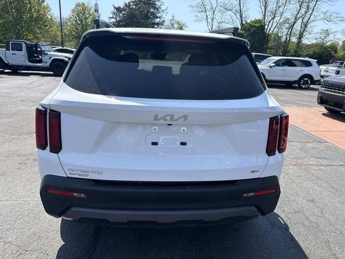 Glacial White Pearl 2023 Kia Sorento X-Line S