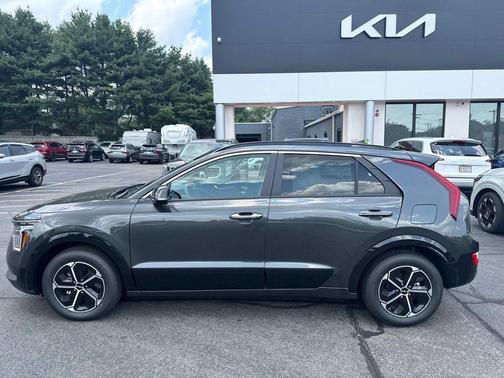 2025 Kia Niro SX