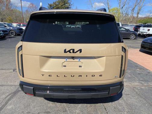 Terrain 2027 Kia Telluride EX