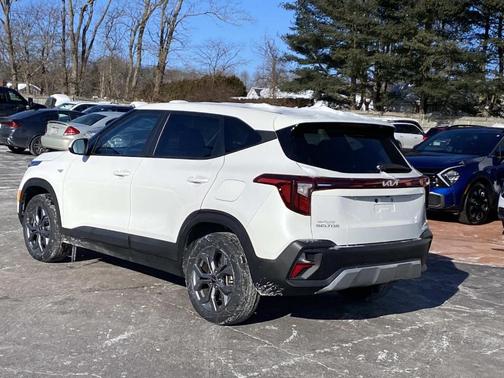 2024 Kia Seltos LX