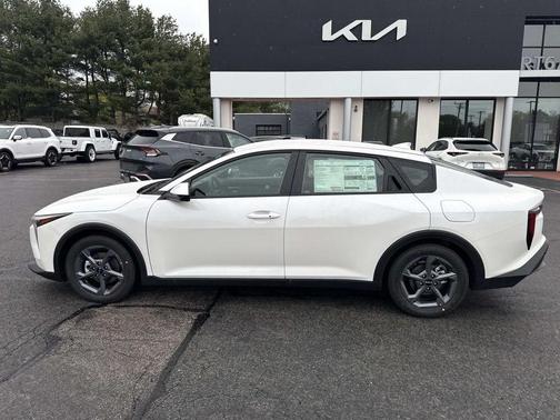 Snow White Pearl 2026 Kia K4 LXS