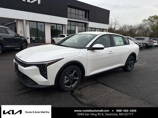 Snow White Pearl 2026 Kia K4 LXS
