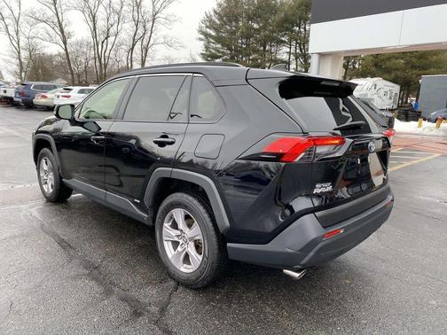 2024 Toyota RAV4 Hybrid XLE