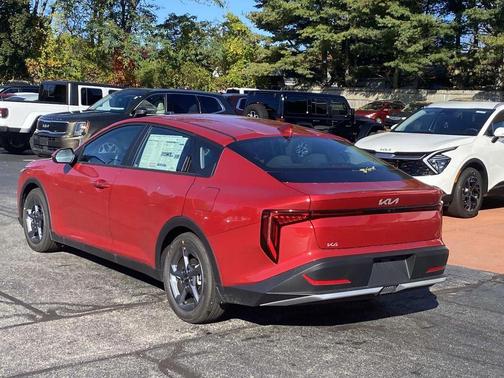 2025 Kia K4 LXS