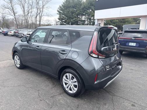 Gravity Gray 2023 Kia Soul LX