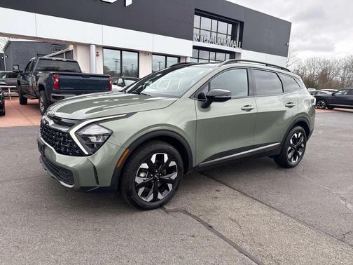 Jungle Green 2023 Kia Sportage X-Line
