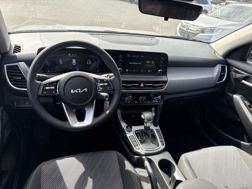 Steel Gray 2026 Kia Seltos LX