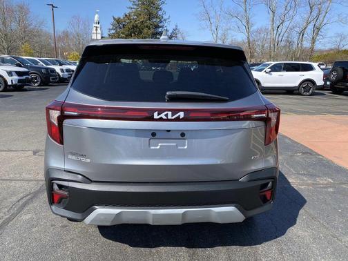 Steel Gray 2024 Kia Seltos LX