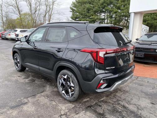 Fusion Orange 2026 Kia Seltos S