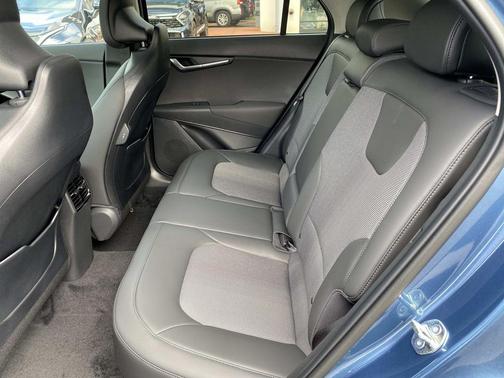 2025 Kia Niro EX Touring