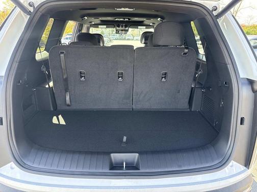 Glacial White Pearl 2027 Kia Telluride S