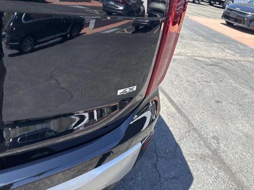 Ebony Black 2024 Kia Telluride LX