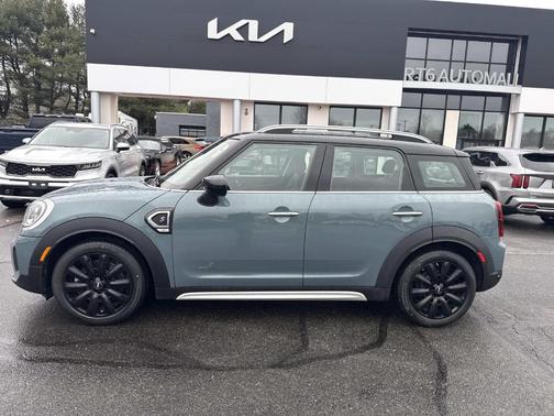 Sage Green Metallic 2022 MINI Countryman Cooper S ALL4