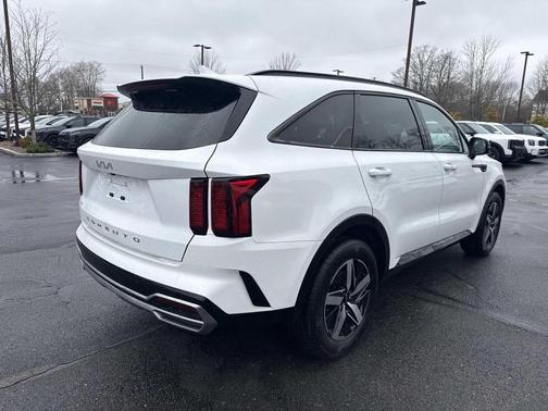 Glacial White Pearl 2022 Kia Sorento S