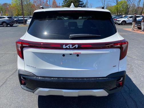 2025 Kia Seltos EX