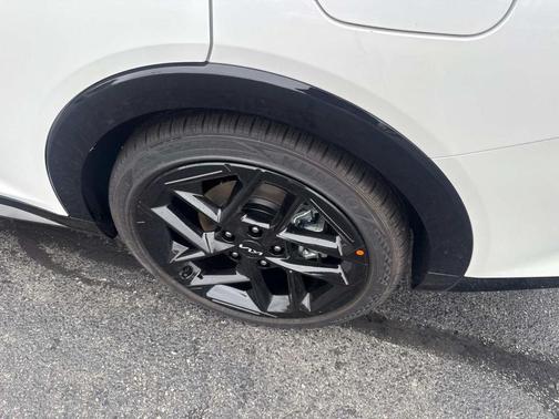 2025 Kia K4 GT-Line Turbo