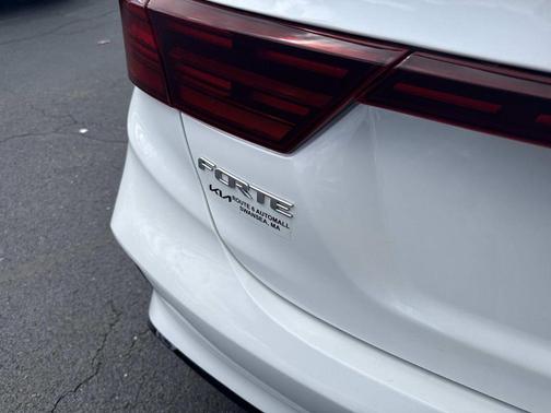 Snow White Pearl 2023 Kia Forte GT-Line