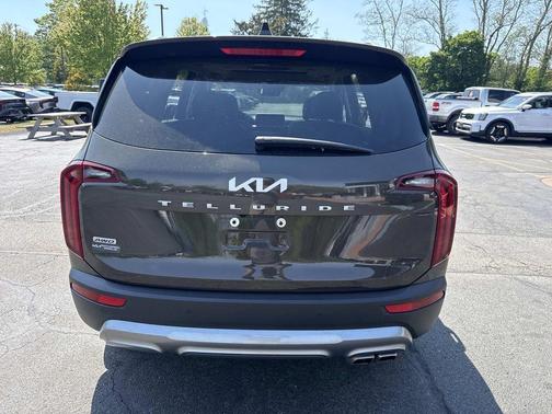 Dark Moss 2022 Kia Telluride S