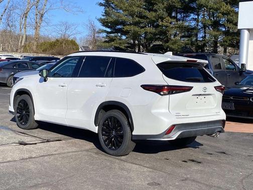 2024 Toyota Highlander XSE