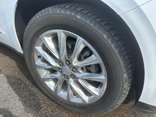 Summit White 2018 Buick Enclave Essence
