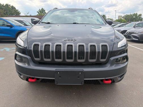 Diamond Black Crystal Pearlcoat 2018 Jeep Cherokee Trailhawk