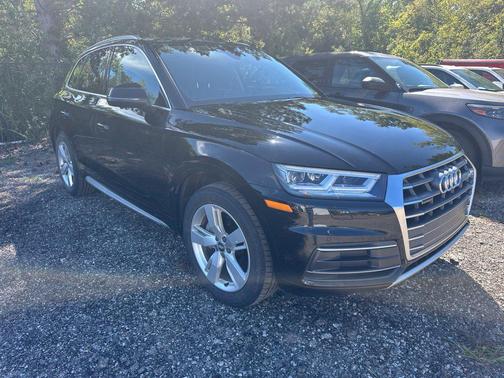 Mythos Black Metallic 2018 Audi Q5 2.0T Tech Premium