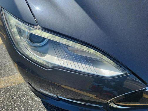 2016 Tesla Model S 70D