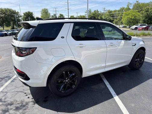 Fuji White 2024 Land Rover Discovery Sport Core S