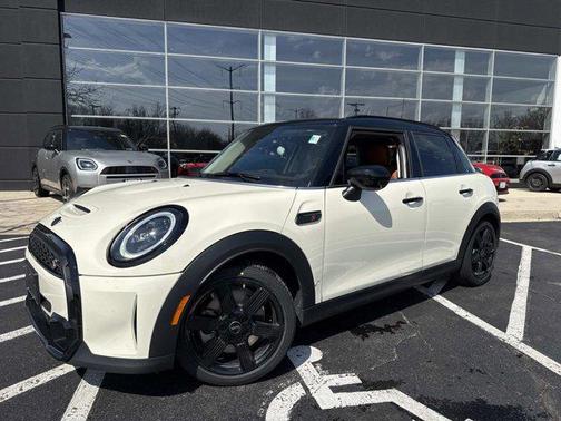 Pepper White 2023 MINI Hardtop Cooper S