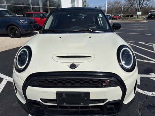 Pepper White 2023 MINI Hardtop Cooper S
