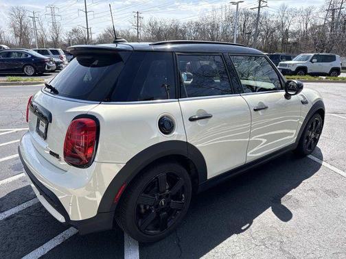 Pepper White 2023 MINI Hardtop Cooper S