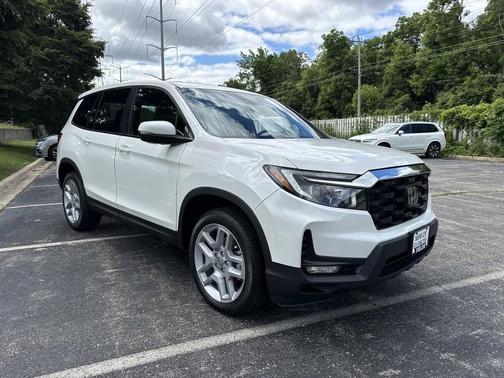 Platinum White Pearl 2024 Honda Passport AWD EX-L