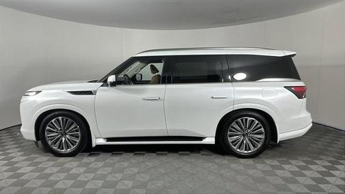2025 INFINITI QX80 Luxe