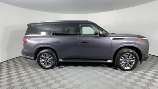 2025 INFINITI QX80 PURE