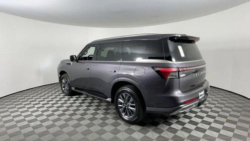 2025 INFINITI QX80 PURE