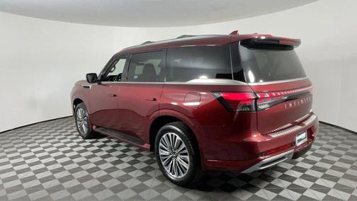 2025 INFINITI QX80 Luxe