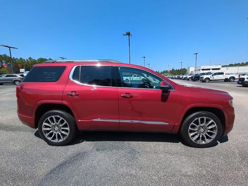 2020 GMC Acadia DENALI