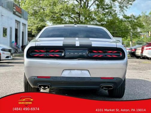 2015 Dodge Challenger SXT