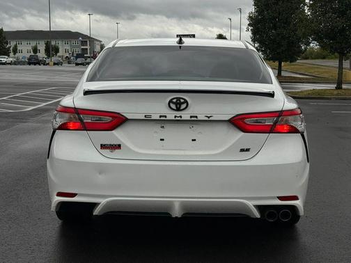 Super White 2020 Toyota Camry SE