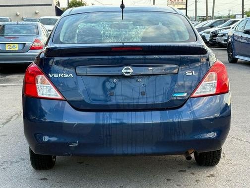 2013 Nissan Versa 1.6 SL