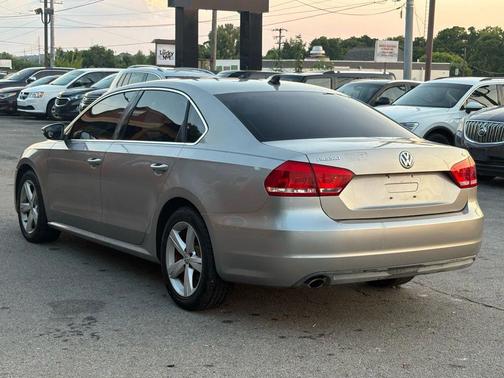 2012 Volkswagen Passat 2.5 SE