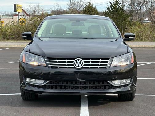 2015 Volkswagen Passat 1.8T Auto SEL Premium