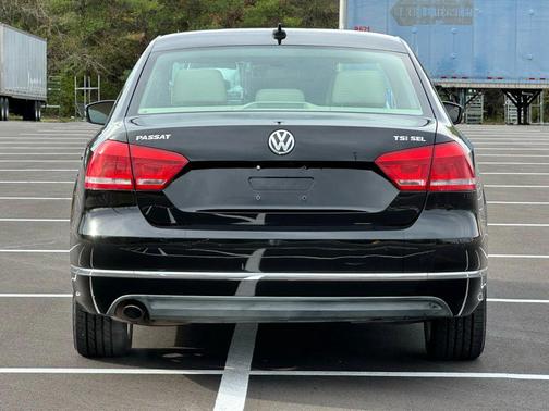 2015 Volkswagen Passat 1.8T Auto SEL Premium