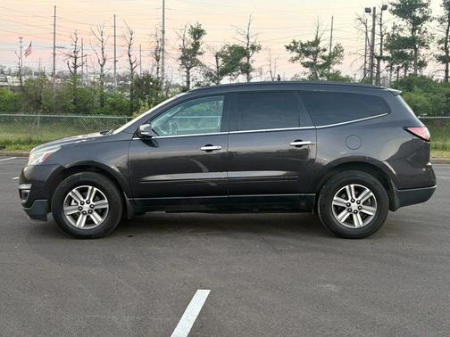 Tungsten Metallic 2016 Chevrolet Traverse 1LT