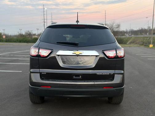 Tungsten Metallic 2016 Chevrolet Traverse 1LT