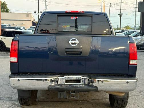 2011 Nissan Titan SV