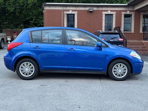 2011 Nissan Versa 1.8 S