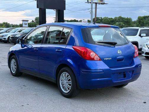 2011 Nissan Versa 1.8 S